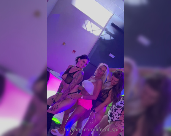 Life_of_Spice aka Life_of_spice OnlyFans - What better way to dance with your girlfriends at a private party @daphnelove1974 @thesoutherngirl @