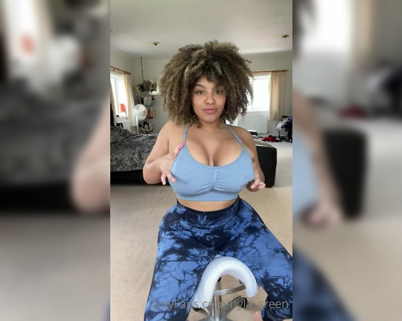 Nyla Green aka Nyla_green OnlyFans - I was feeling bouncy and cute! I do a lil spit action Let me know how you feel about it Sorry abo
