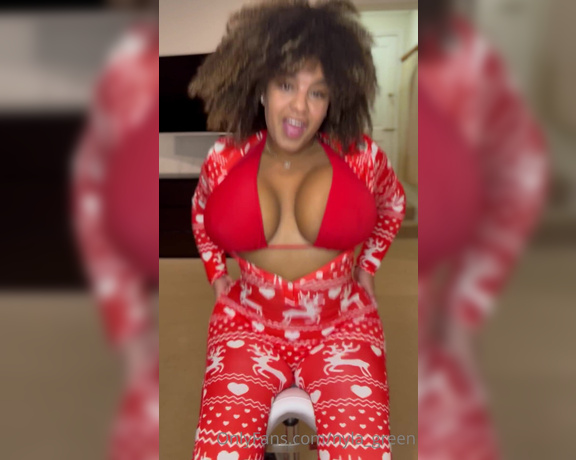 Nyla Green aka Nyla_green OnlyFans - This the season to be bouncy…