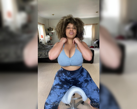 Nyla Green aka Nyla_green OnlyFans - Happy Sunday I hope you’re all having a chill day!! A lil dirty teasing video for you baby I love