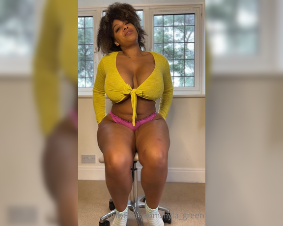 Nyla Green aka Nyla_green OnlyFans - I get horny so easily I just need to bounce…