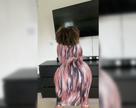 Nyla Green aka Nyla_green OnlyFans - How good do I look in this dress baby! Should I do more vids in dresses What outfits would you like