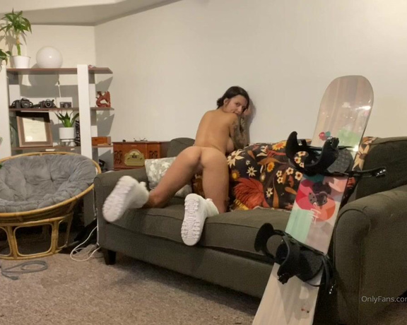 Octavia May aka Itsoctaviamay OnlyFans - Hot snowboarder catches you spying on her and gives you a show