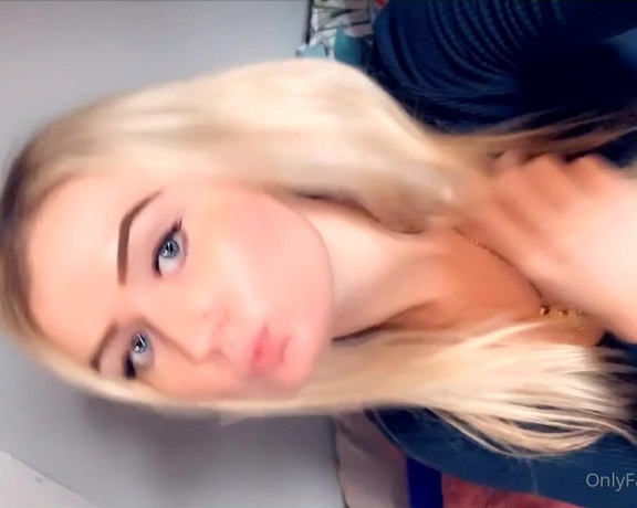 Rose aka Laroseee OnlyFans Video 22