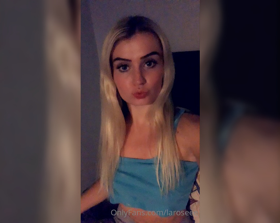 Rose aka Laroseee OnlyFans - Chilling at home I wish you were here baby