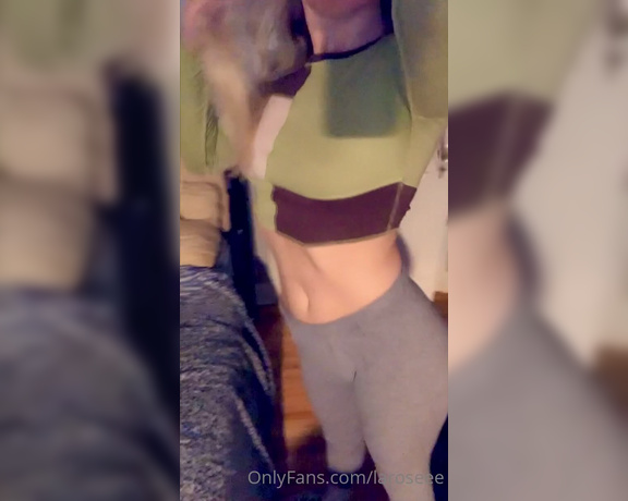 Rose aka Laroseee OnlyFans - Does my ass look good in my gray leggings babe