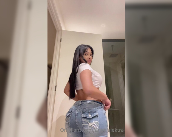 Princess aka E30princess OnlyFans - Do you like my new jeans