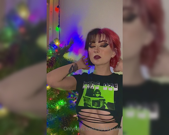 under boob queen aka Underboobgoddess OnlyFans - New 1min tease vid being sent out check your messages! gonna be posting a lot next week hope your