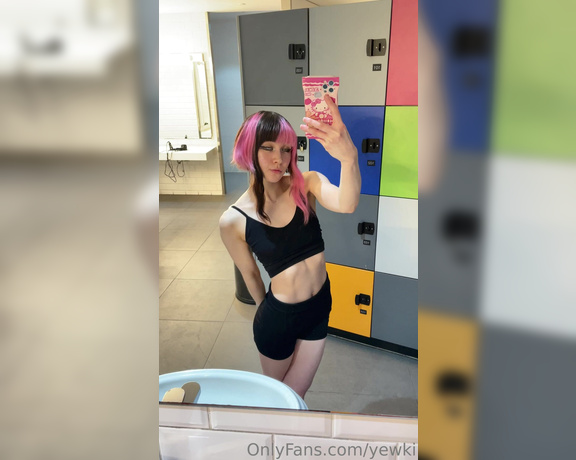 Yuki aka Yuwki OnlyFans - Tummy 3