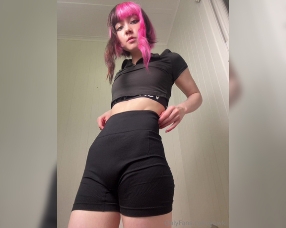 Yuki aka Yuwki OnlyFans - Tummy tease 8