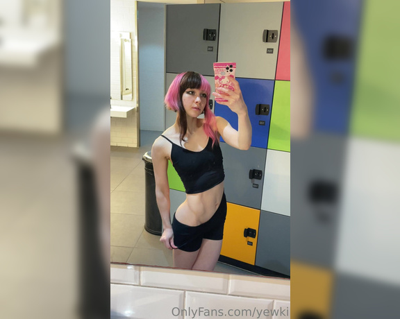 Yuki aka Yuwki OnlyFans - Tummy 7