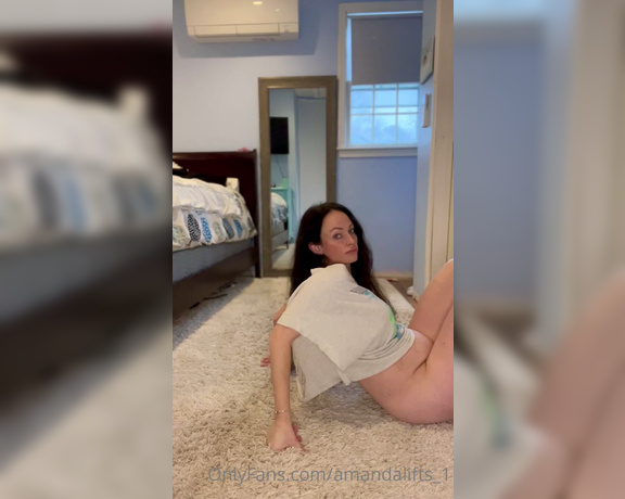 Amanda Wilde aka Amanda_wilde OnlyFans - Flip over Friday! Now if only I could lick my own pussy…