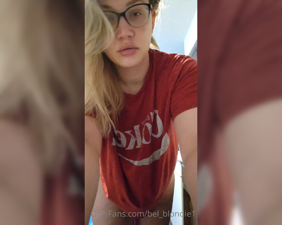 BelBlondie aka Bel_blondie1 OnlyFans - Morning twerk