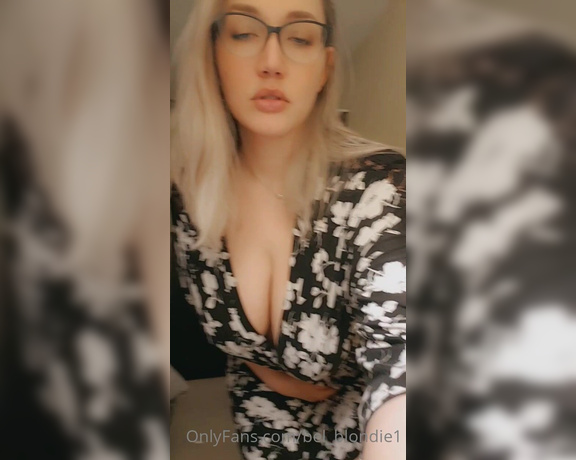 BelBlondie aka Bel_blondie1 OnlyFans - Feeling sexy