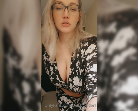 BelBlondie aka Bel_blondie1 OnlyFans - Feeling sexy