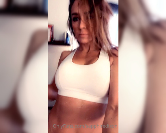 Getfitlikekori aka Sapphiredixon OnlyFans - A quick hey before I have to do more mom shit!