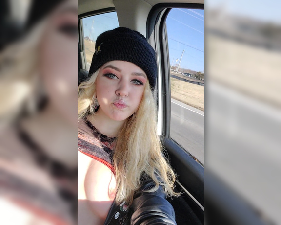 Emma Choice aka Emmachoice OnlyFans - Car flashing muahahah