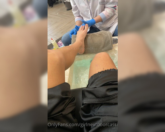 Cassidy aka Girlnextdoorcassidy OnlyFans - Felt like a little princess getting her nails done 2