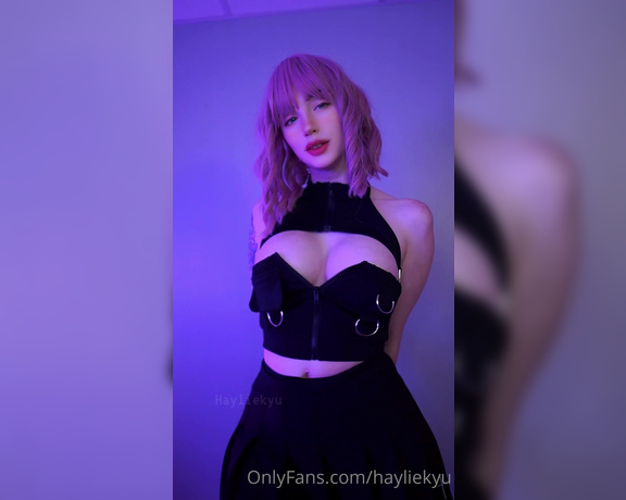 Hayliekyu aka Hayliekyu OnlyFans - Was filming an insta reel and had an accidental nip slip watch till the end to see my reaction whe