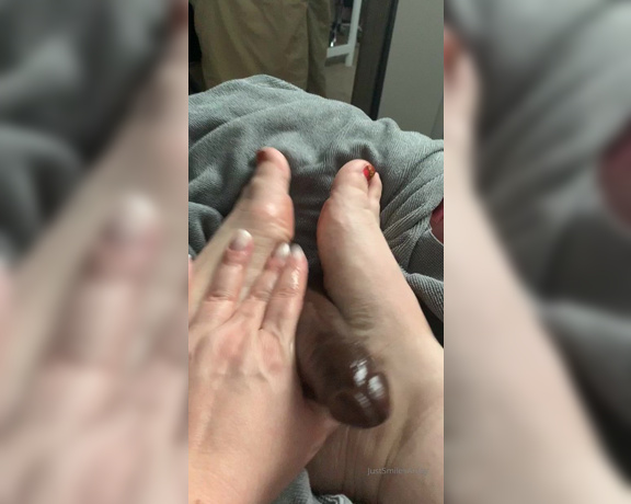 JustHavingFunWithLife aka Justhavingfunwithlife OnlyFans - Foot rubbing on brown toy with fake cum 58 seconds