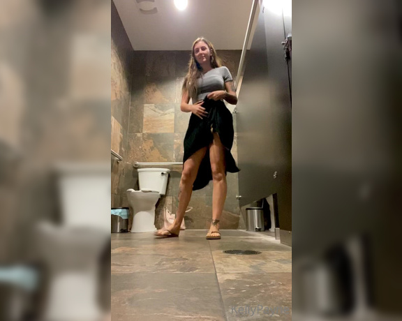 Kelly Payne aka Kellypayne OnlyFans - Getting a little wet in the restroom 1