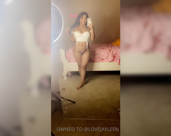 LoveJayleen aka Lovejayleen OnlyFans - Your princesa Whats your favorite song at the moment I want to play your guises music as my backg