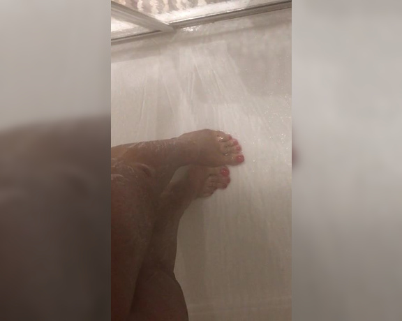 Preeti Babestation aka Preeti_young OnlyFans - Had a lot of requests for a foot fetish video so here is a wet and soapy vid for all you feet lovers