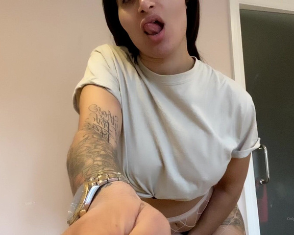 Preeti Babestation aka Preeti_young OnlyFans - Feelin’ freaky in my fishnets