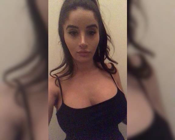 Preeti Babestation aka Preeti_young OnlyFans - Little black dress