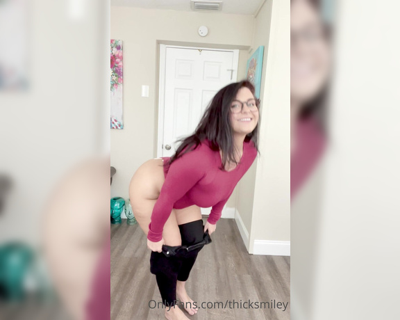 Thick and Sweet aka Thicksmiley OnlyFans - Sometimes I wonder if all my ass will fit in my jeans 20