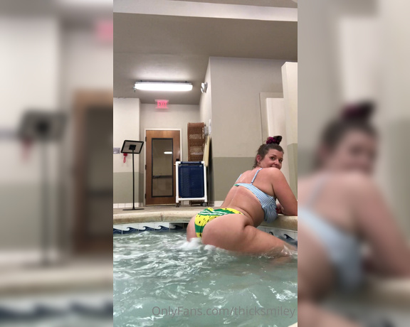 Thick and Sweet aka Thicksmiley OnlyFans - Hotel pool twerk 1