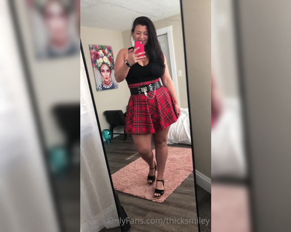 Thick and Sweet aka Thicksmiley OnlyFans - Hi baby I was feeling horny and I need to pull over in a parking lot and play with my pussy 1