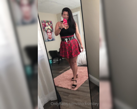 Thick and Sweet aka Thicksmiley OnlyFans - Hi baby I was feeling horny and I need to pull over in a parking lot and play with my pussy 1