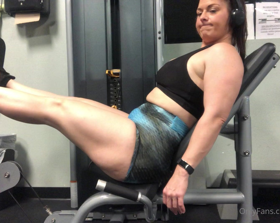 Thick and Sweet aka Thicksmiley OnlyFans - Your sexy gym bunny 2