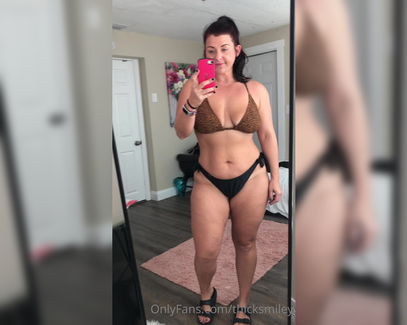 Thick and Sweet aka Thicksmiley OnlyFans - A beautiful day at the beach 1