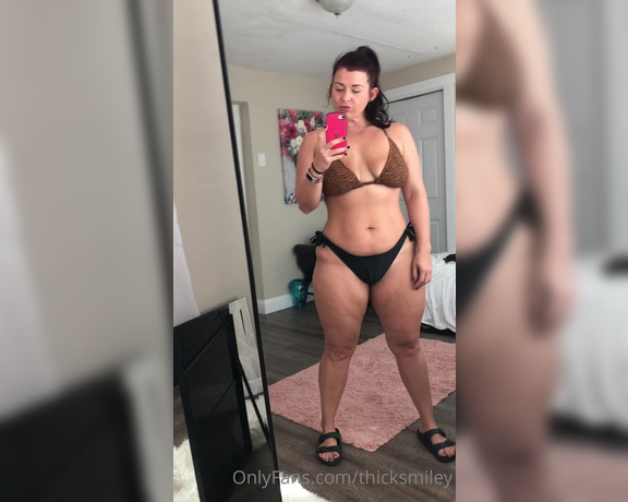 Thick and Sweet aka Thicksmiley OnlyFans - A beautiful day at the beach 1