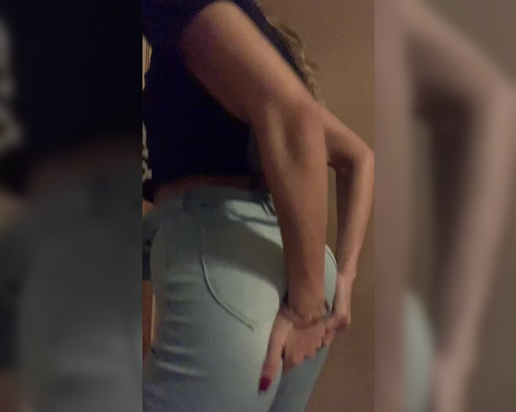 Ana Nello aka Ananello OnlyFans - Ooufffff my fat ass really can’t fit in these jeans