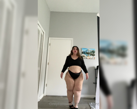 Beyasev aka Juicycontent OnlyFans - My clumsy ass almost the end of the week !!