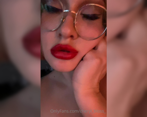 Cheryl Blossom aka Cheryl_bloss_ OnlyFans - Red lipstick is such a love
