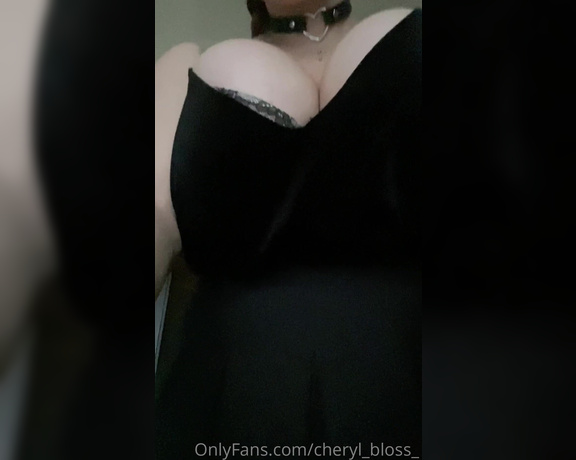 Cheryl Blossom aka Cheryl_bloss_ OnlyFans - Just small teasing for tonight Do you wanna see continuation of the video) Put ur like under and t