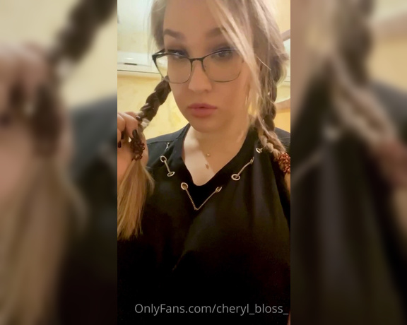 Cheryl Blossom aka Cheryl_bloss_ OnlyFans - If only TikTok would allow the posting of such videos, then the world would be a little more happy