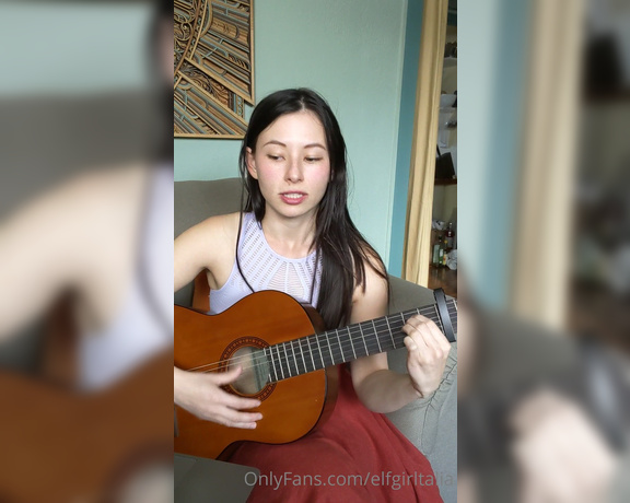 Talia aka Elfgirltalia OnlyFans - I have nooo idea how to do the strumming for this one so I apologize in advance Love Like You from