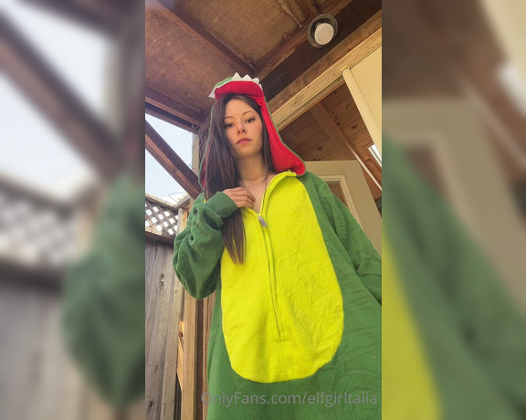 Talia aka Elfgirltalia OnlyFans - Serving you some tyrannosaurus sex