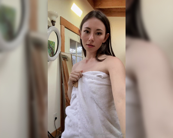 Talia aka Elfgirltalia OnlyFans - Probably not the towel drop you were expecting