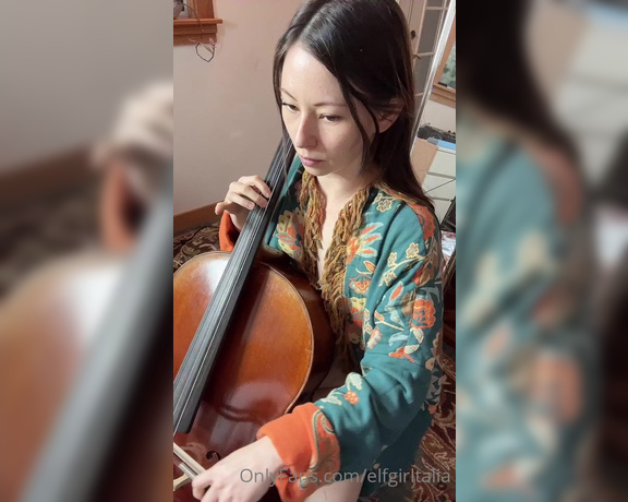 Talia aka Elfgirltalia OnlyFans - Cello in the rain apologies for squeaks Be glad I’m not learning the violin instead 4 lessons