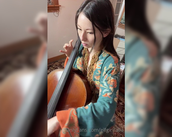 Talia aka Elfgirltalia OnlyFans - Cello in the rain apologies for squeaks Be glad I’m not learning the violin instead 4 lessons