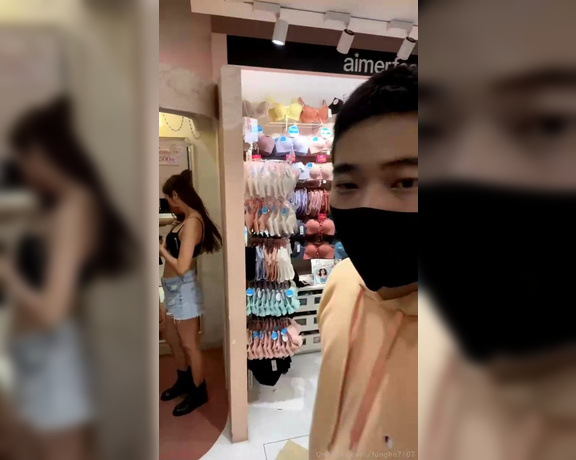 Tony aka Xinyimark OnlyFans - Last night I went shopping with Tata in Taichung and ate ramen. I happened to meet a pusher friend (who was very sexy and leaned on his waist) and wanted to get up and fuck Tata You can’t be so hasty when hooking up, no @beyr