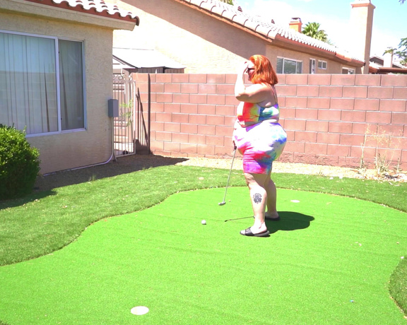 GIbbyTheClown - Julie Ginger Plays Gibby In Mini Golf