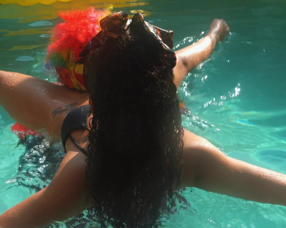GIbbyTheClown - Two whores fuck clown at pool party