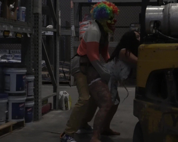 GIbbyTheClown - Queen Rogue fucks Gibby at Home Depo